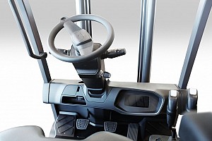 дизельный погрузчик Doosan серии NX GC25S-9 органы управления