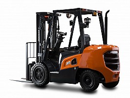 Автопогрузчик Doosan NX - по диагонали