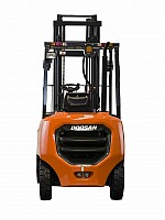 Автопогрузчик Doosan NX - вид сзади
