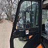 жесткая кабина для погрузчика Doosan D30: открытая дверь