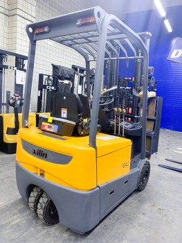 Электрический погрузчик Xilin 1,6 т 48/420 В/Ач 3 опоры