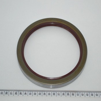 Уплотнение ступицы D700305 Doosan