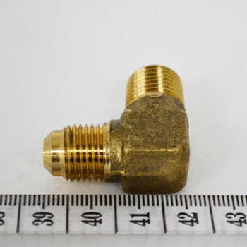 Угольник 3B9407(D902042) Doosan