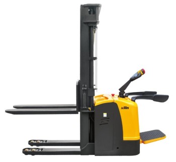 Штабелер самоходный 1,5 т 5,6 м XILIN CDDK15S Li-ion двухуровневый, с платформой