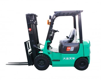 Вилочный автопогрузчик газ/бензин Dalian CPQD15 1,5 тонн